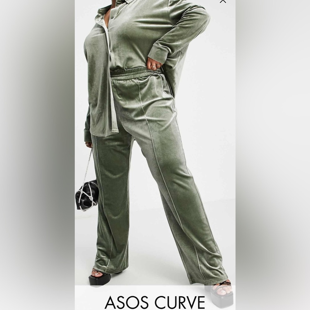 Velvet Green Track Pant Bottom with elastic waist in Relaxed Fit